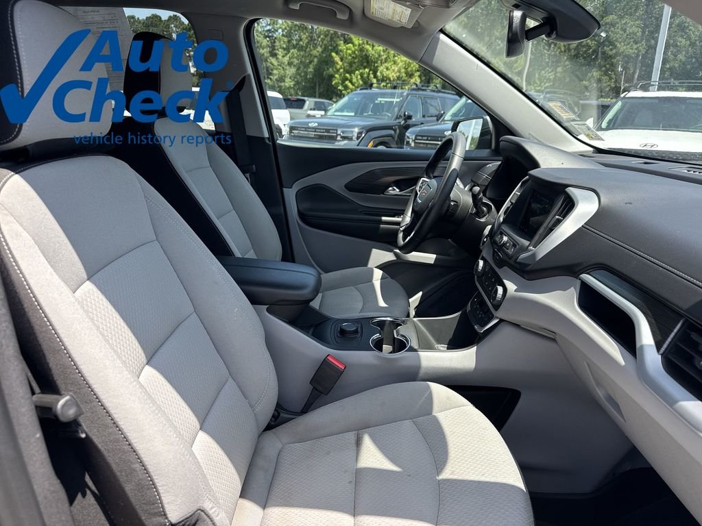 Used 2023 Sterling Metallic GMC SLE image 25
