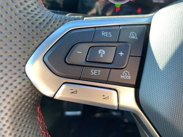 New 2026 Moonstone Gray Volkswagen 2.0T SE image 29