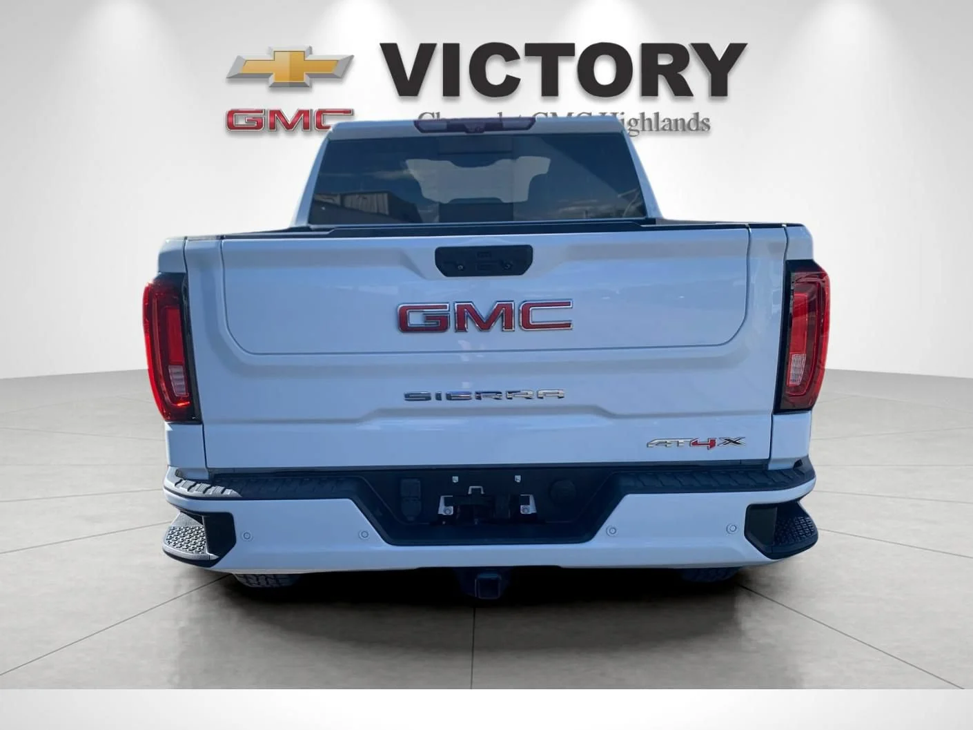 Used 2022 Summit White GMC AT4X image 4