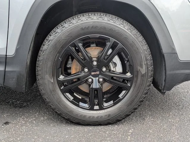 Used 2023 Sterling Metallic GMC AT4 image 11