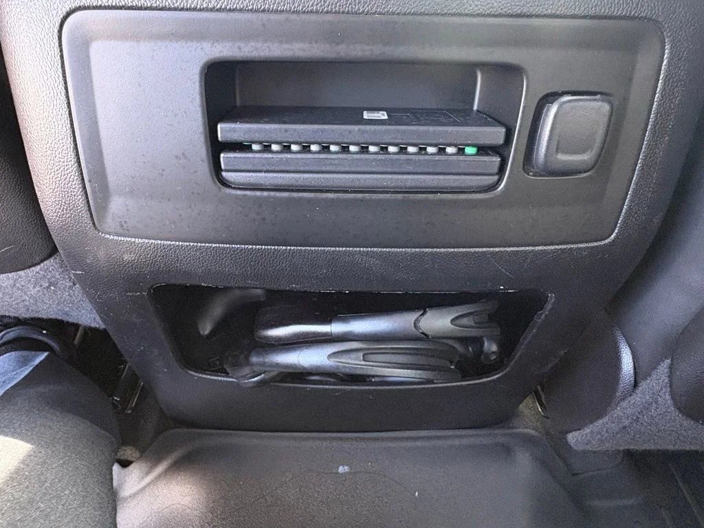 Used 2015 IRIDIUM METALLIC GMC Denali image 19