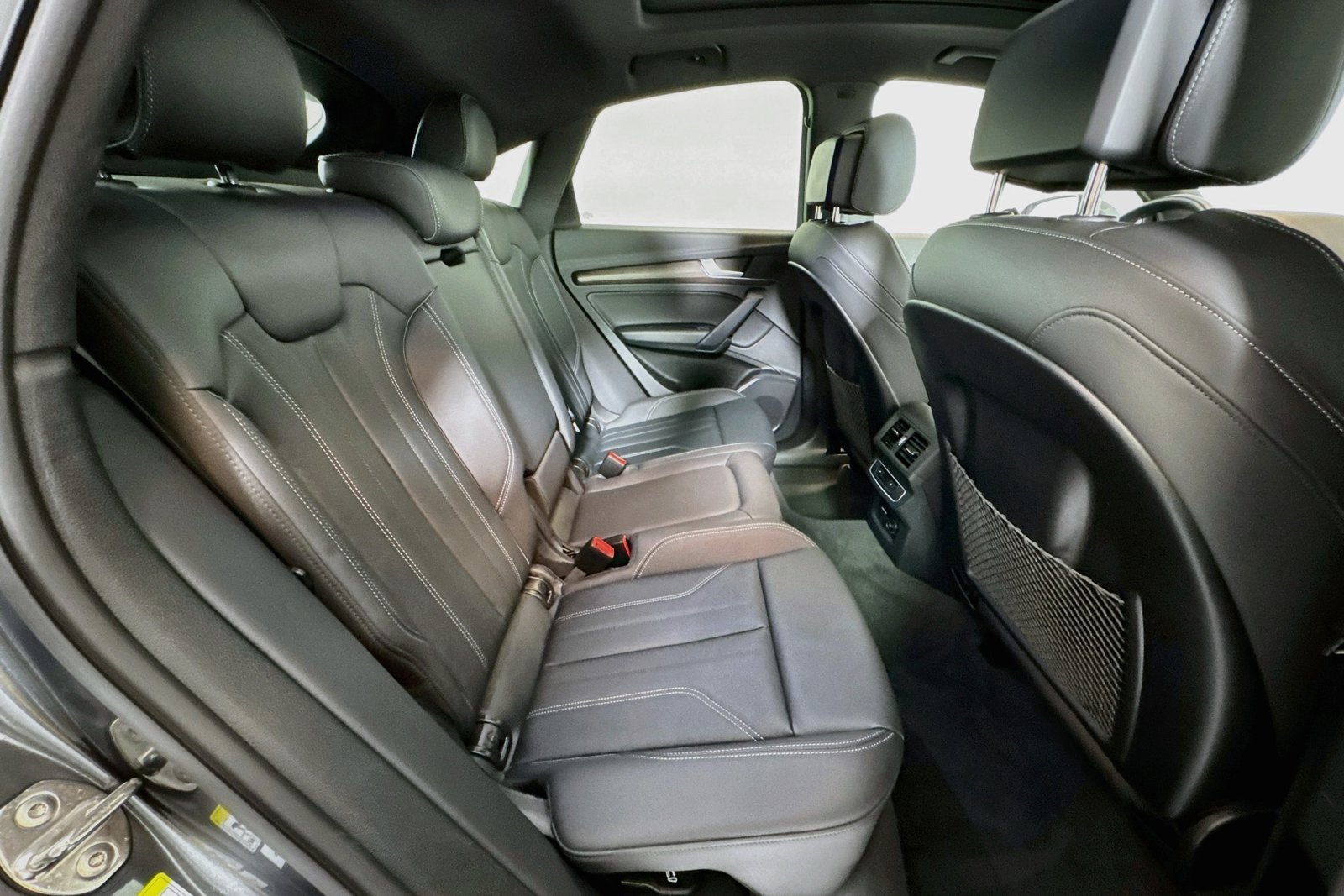 Used 2023 Daytona Gray Pearl Effect Audi S line Premium image 26