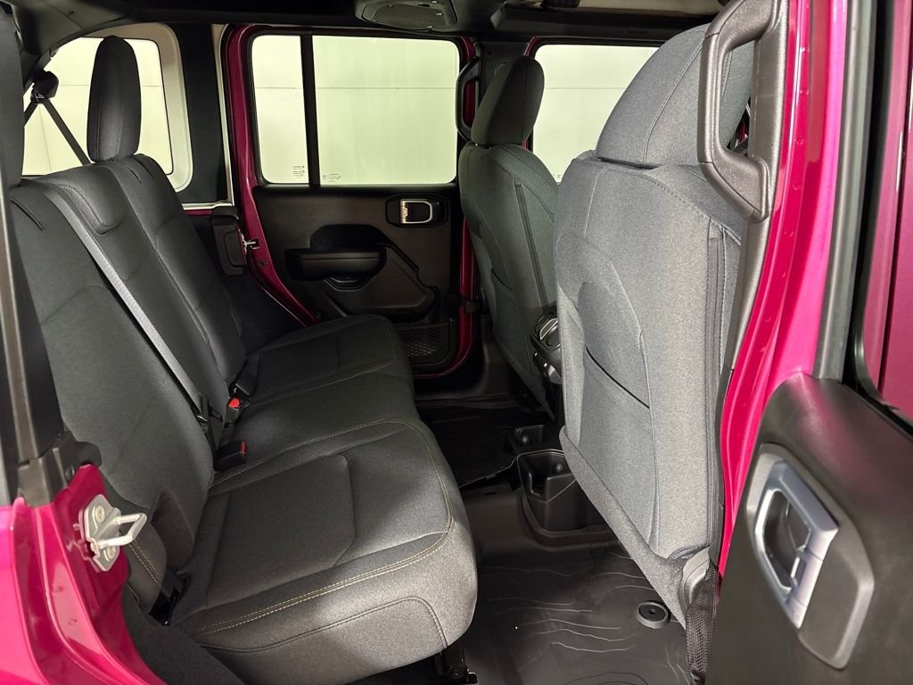 New 2026 Tuscadero Pearlcoat Jeep Sport S image 18