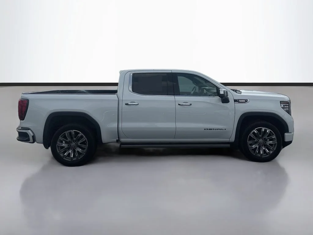 Used 2022 Summit White GMC Denali image 4