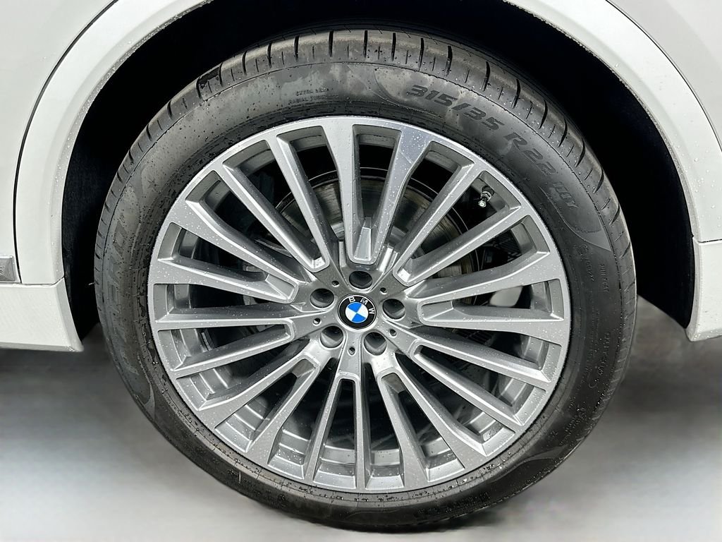 Used 2026 Mineral White Metallic BMW xDrive40i image 23