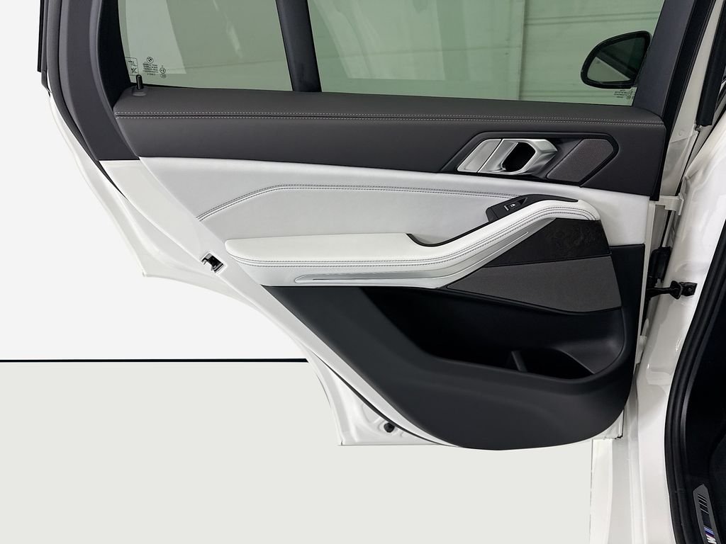 New 2026 Alpine White BMW sDrive40i image 25