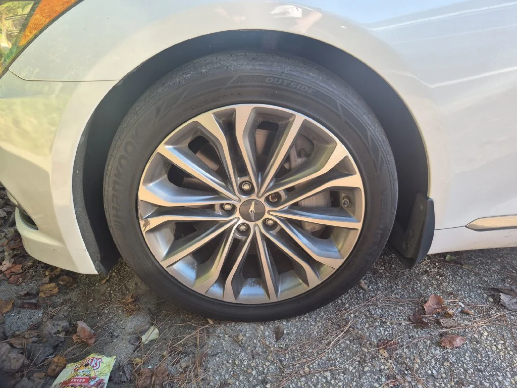 Used 2016 White Hyundai 3.8 image 7