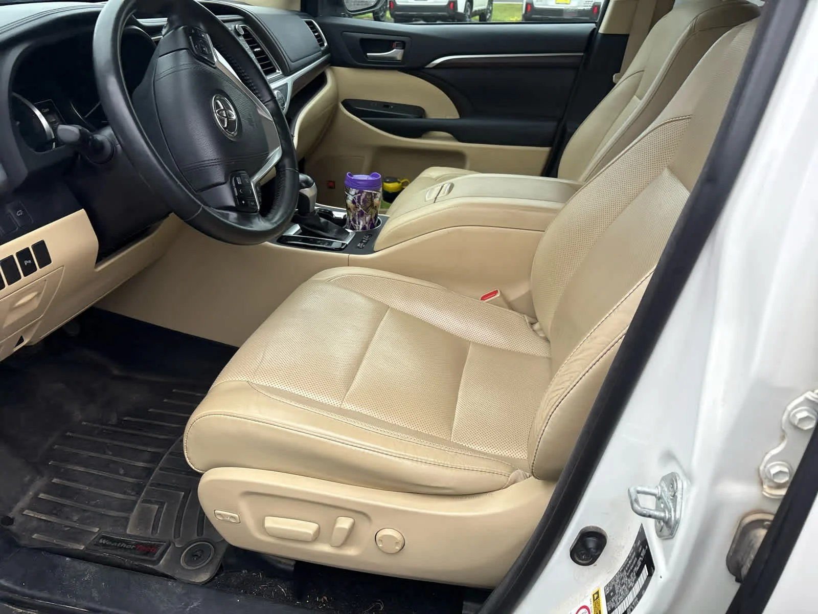 Used 2015 Blizzard Pearl Toyota Limited image 8
