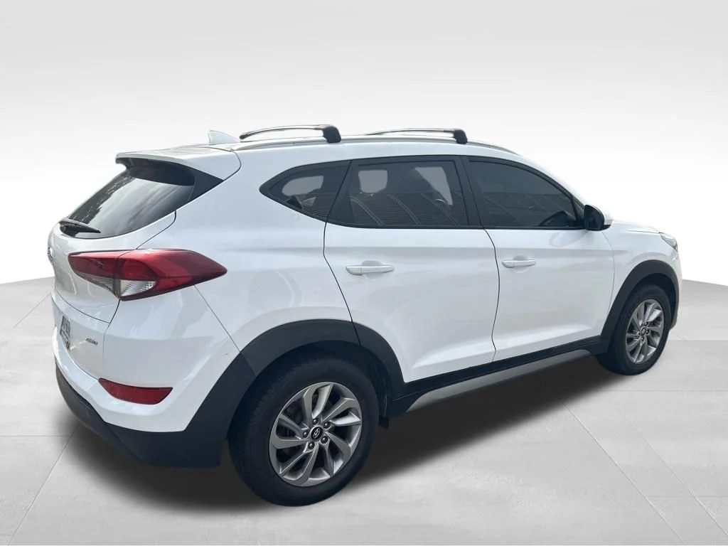 Used 2018 White Hyundai SEL image 7