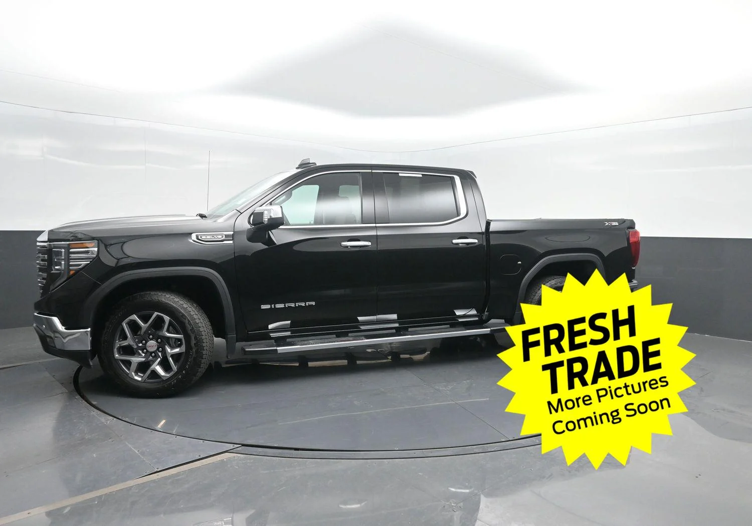 2025 GMC Sierra 4WD Crew Cab Short Box SLT's photo