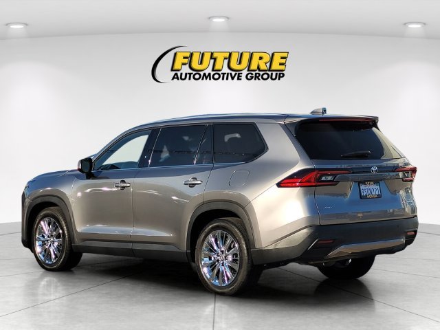 Used 2025  Toyota Platinum image 7