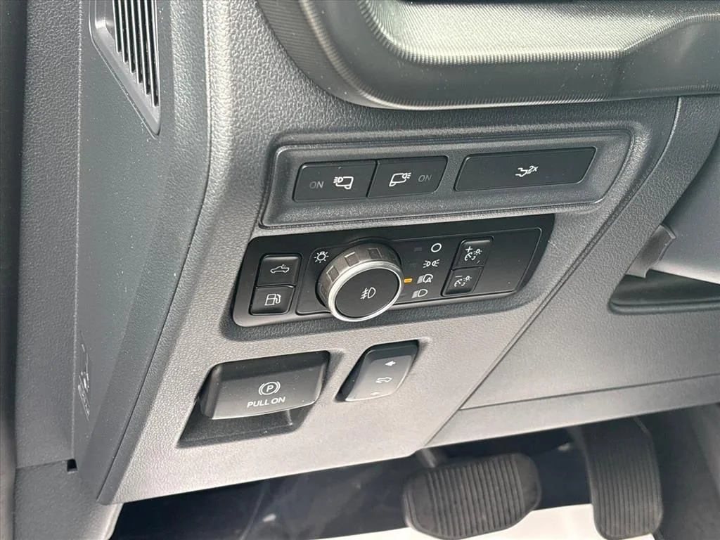 Used 2024 Black Ford Lariat image 29