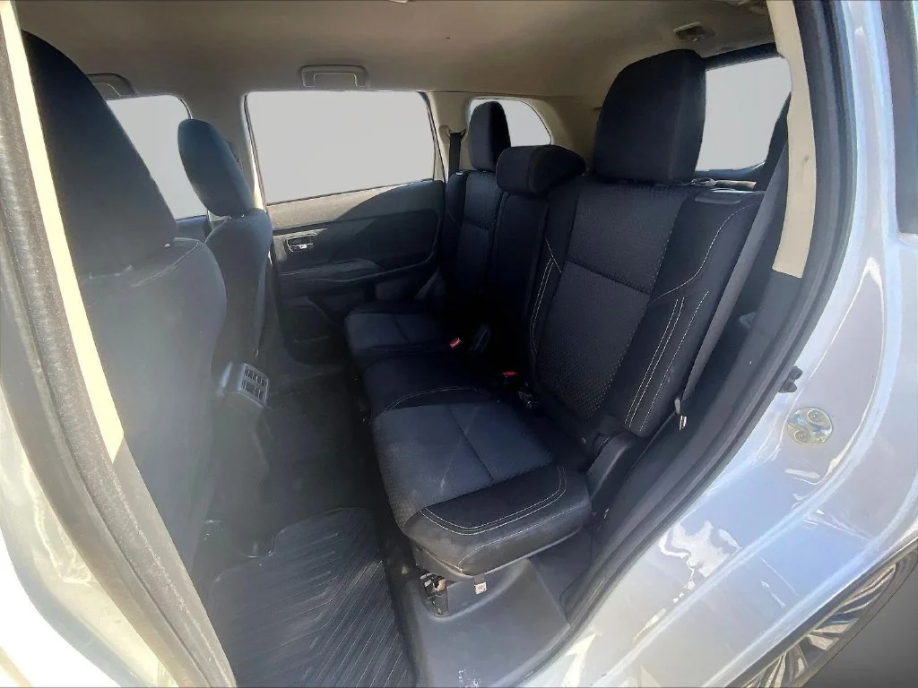 Used 2020 White Mitsubishi ES image 24