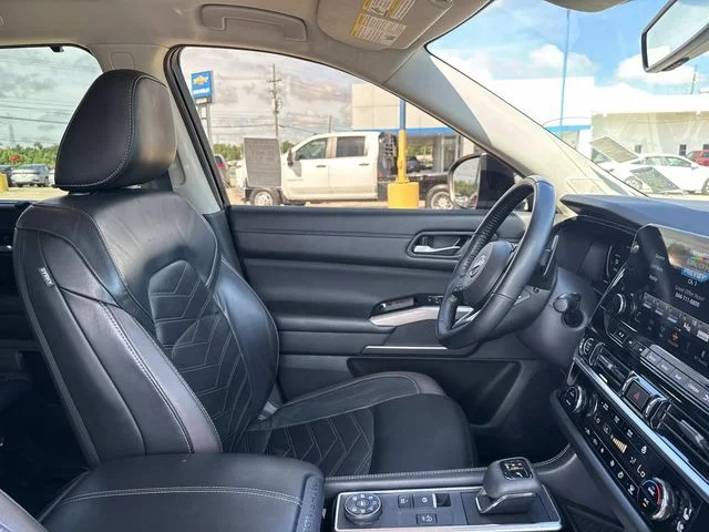 Used 2023 Gray Nissan Platinum image 24