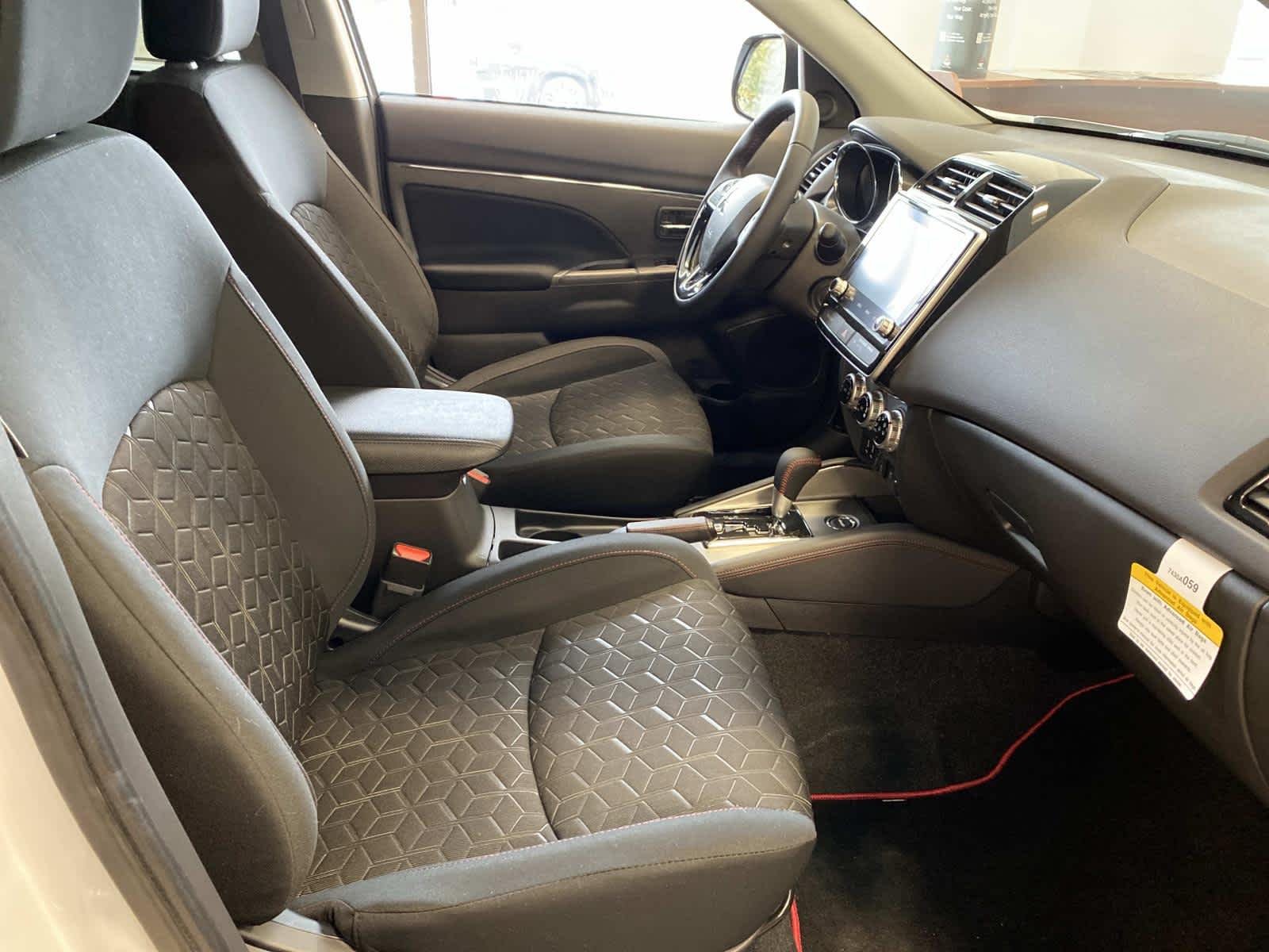 Used 2024 White Diamond Mitsubishi Ralliart image 21