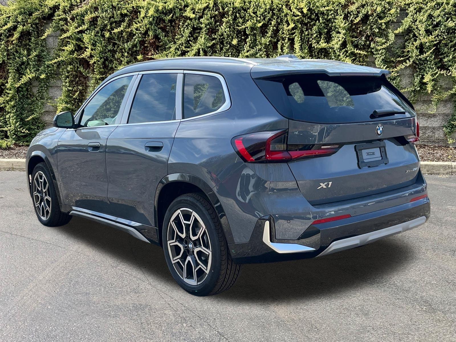 New 2026 Storm Bay Metallic BMW xDrive28i image 4