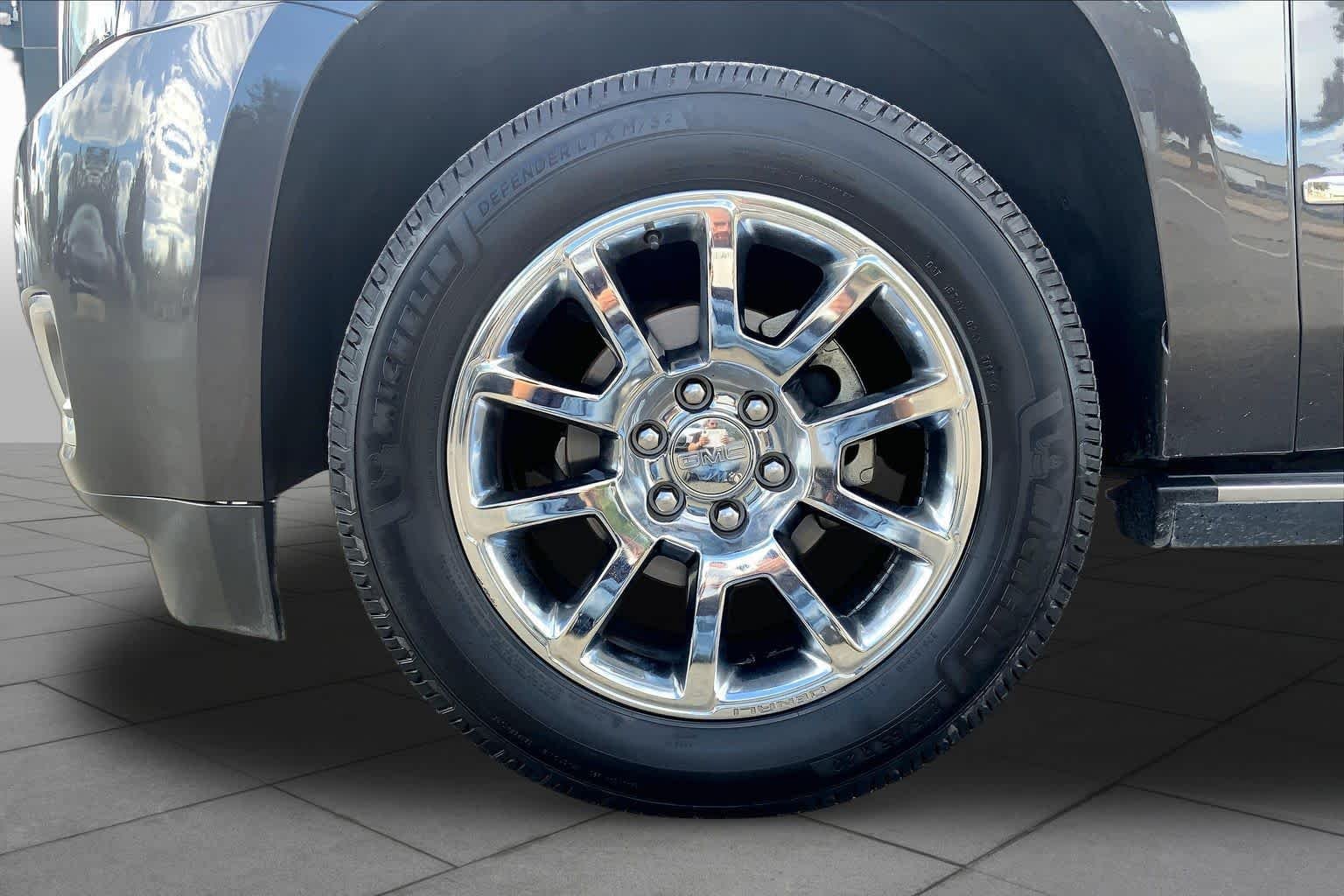 Used 2015 Iridium Metallic GMC Denali image 10