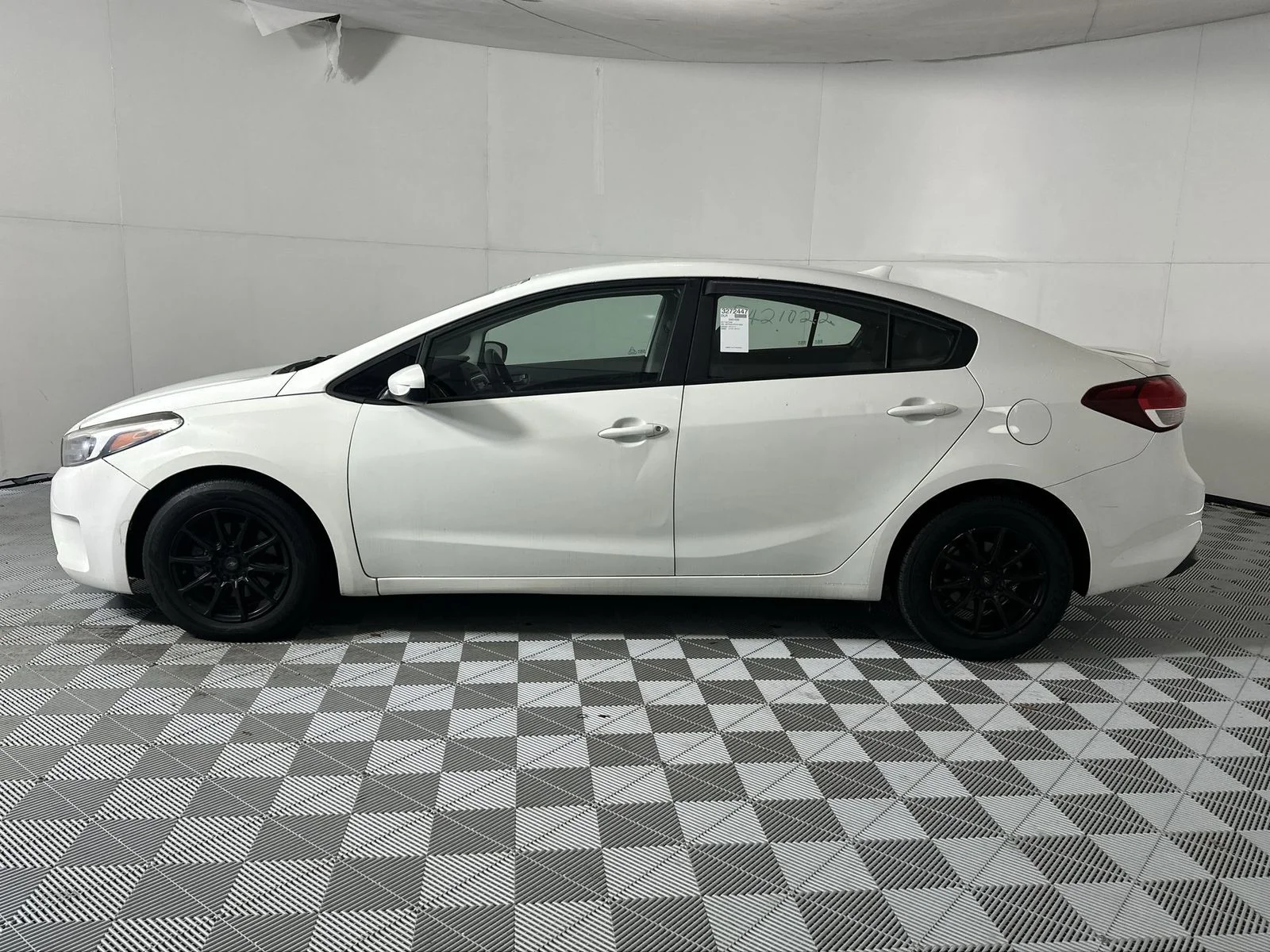 Used 2017 White Kia LX image 5