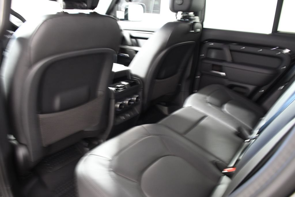 New 2026 Santorini Blk Land Rover S image 27