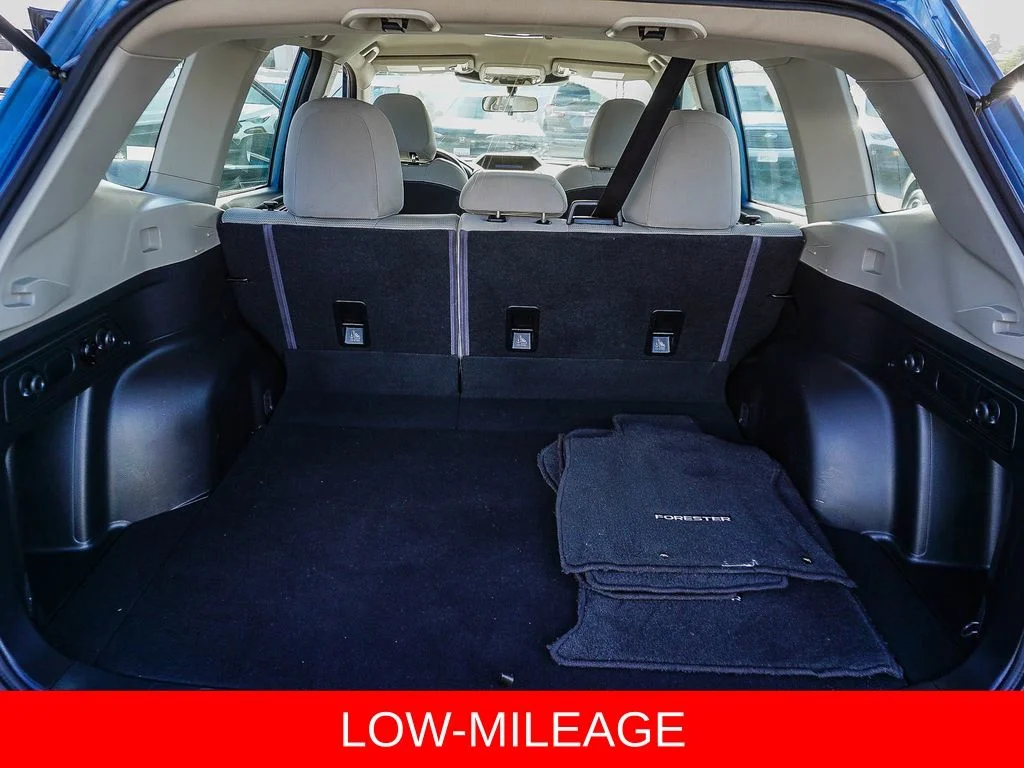 Used 2023 Blue Subaru Base image 24