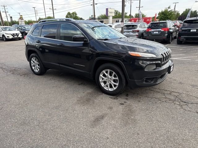 Used 2015 Black Jeep Latitude image 2
