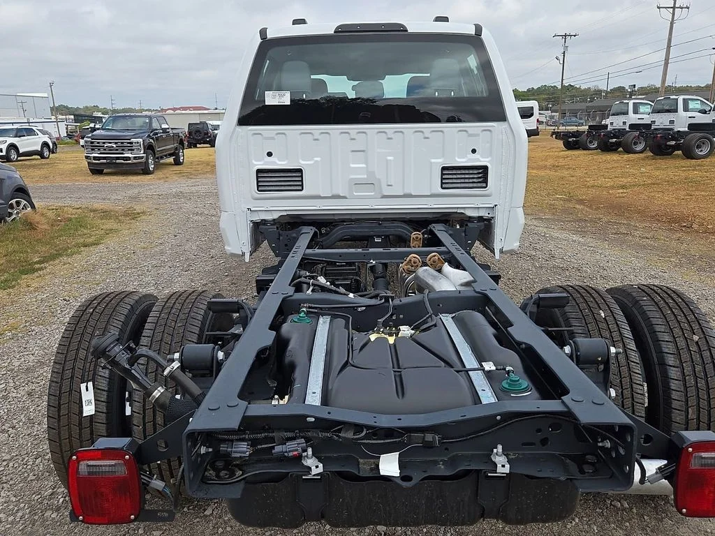 New 2026 Oxford White Ford F-350® XL image 9