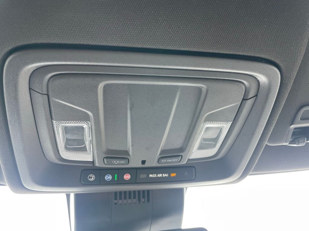 Used 2025 White GMC SLT image 52