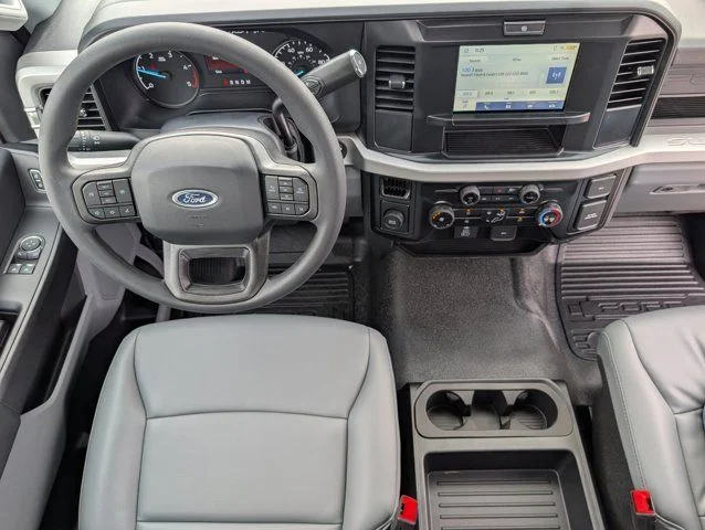 2026 Ford F-450 Super Duty Chassis Cab XL - Photo 6