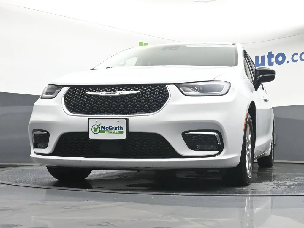 Used 2024 White Chrysler Touring L image 8