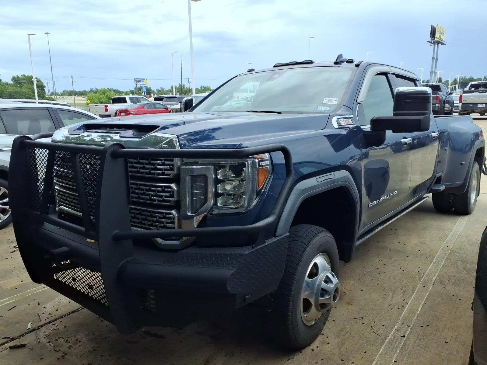 Used 2021 Pacific Blue Metallic GMC Denali image 3