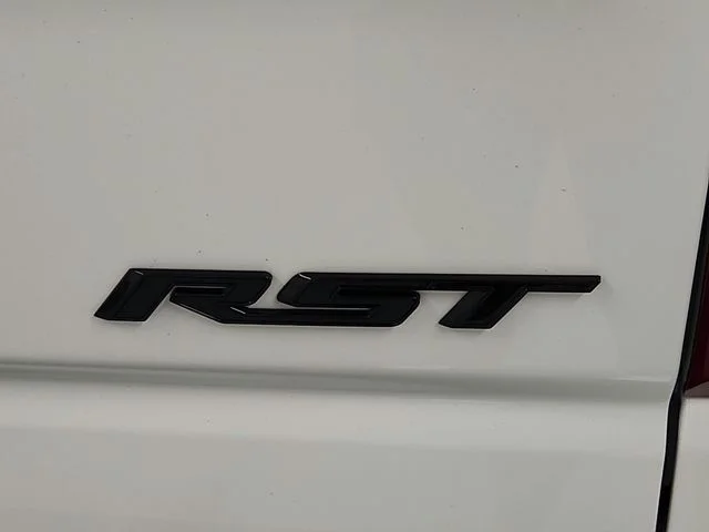 Used 2025 White Chevrolet RST image 38
