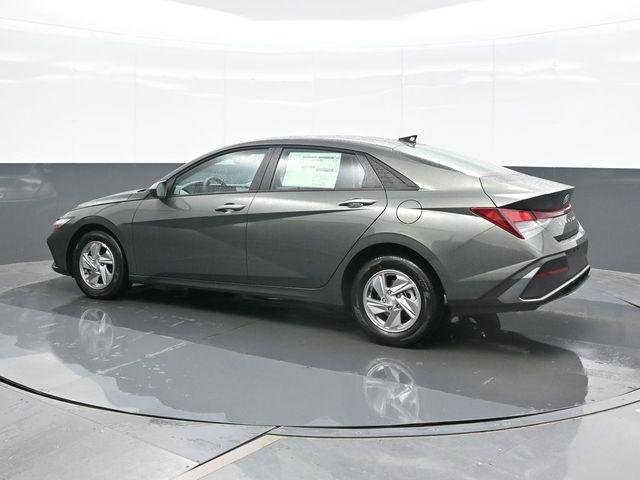New 2026 Gray Hyundai SE image 3