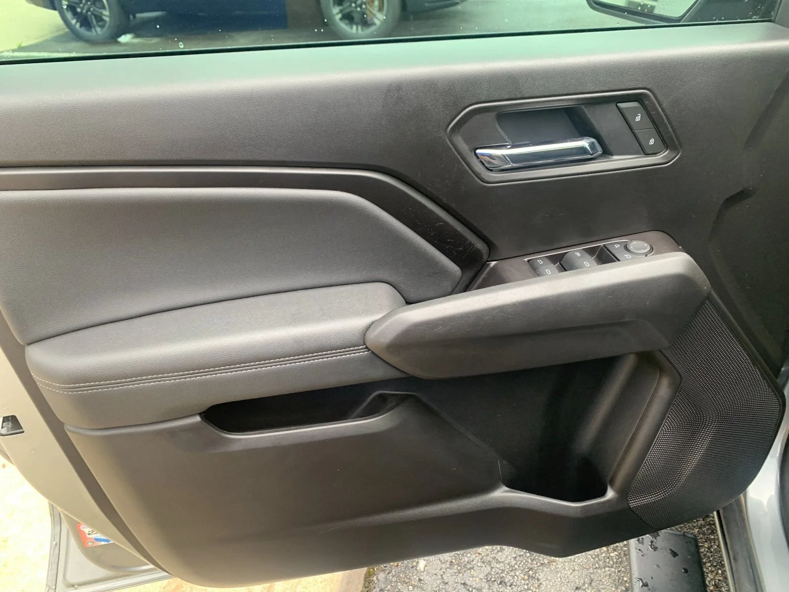 Used 2025 Sterling Metallic GMC Elevation image 11