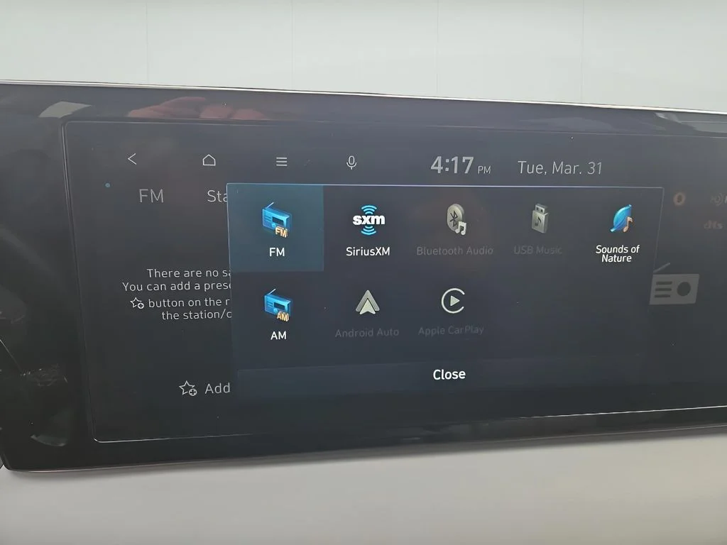Used 2025 Abyss Black Pearl Hyundai SEL image 31