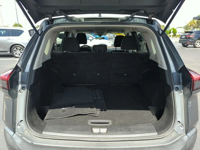Used 2021 Gray Nissan S image 19