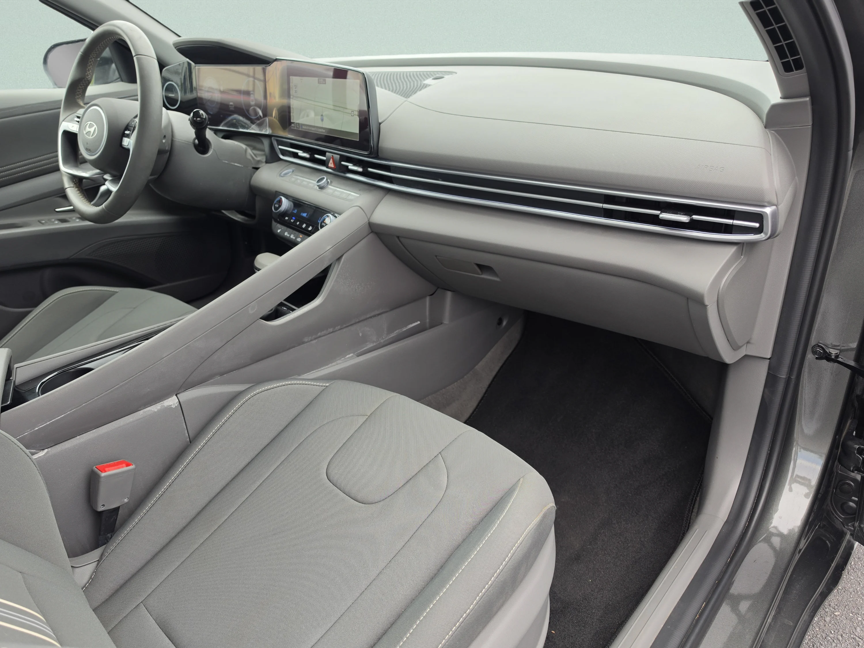 Used 2025 Amazon Gray Hyundai SEL Convenience image 15