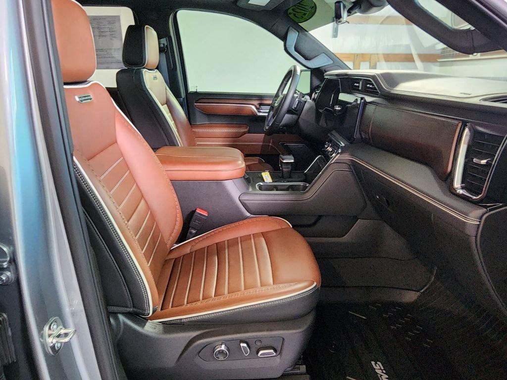 Used 2025 Silver GMC Denali Ultimate image 21