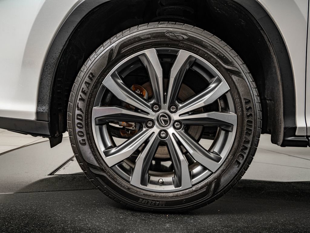Used 2018 Eminent White Pearl Lexus RX 350L Premium image 10