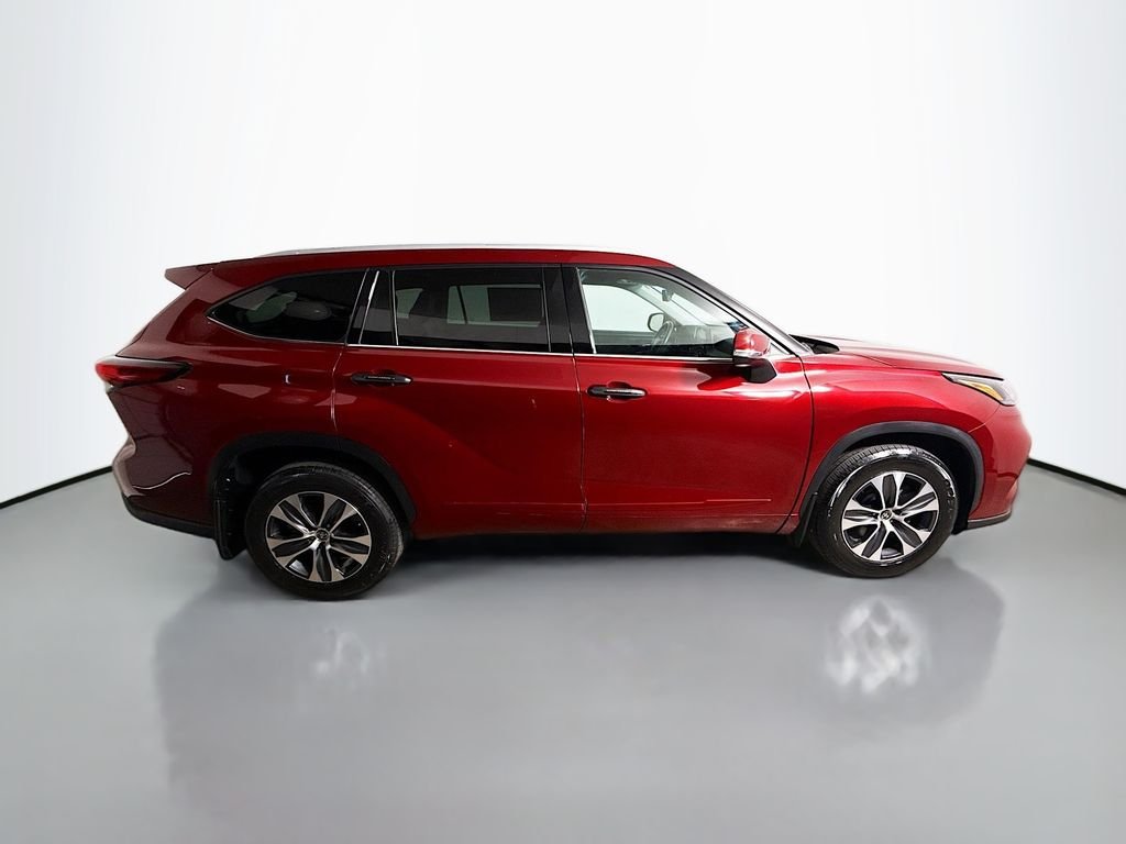 Used 2022 Ruby Flare Pearl Toyota XLE image 8