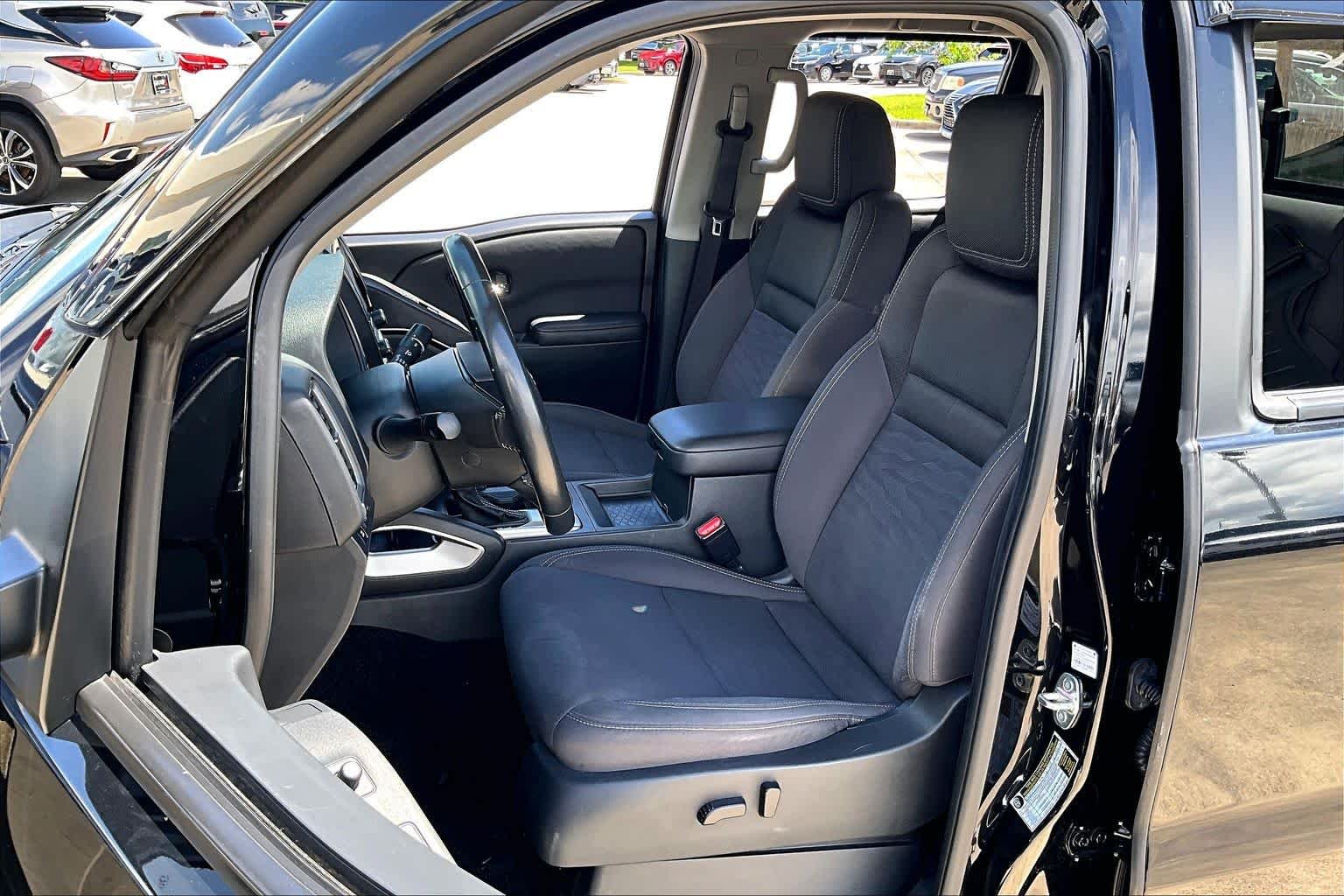 Used 2023 Super Black Nissan SV image 7