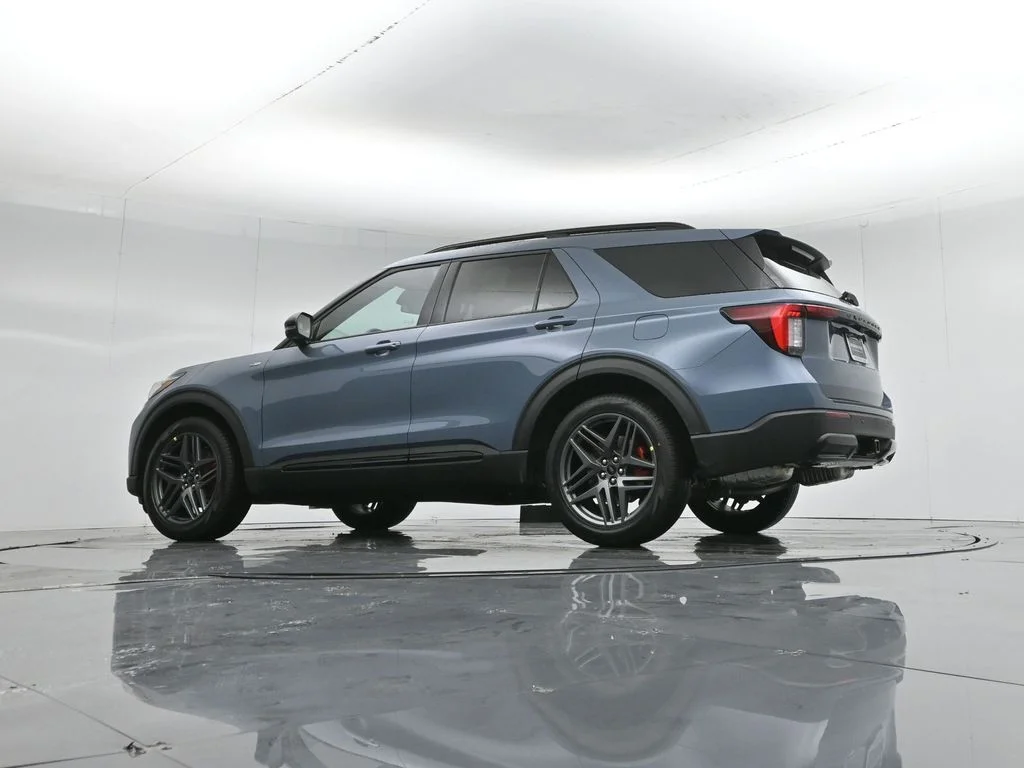 New 2026 Vapor Blue Metallic Ford ST-Line image 50