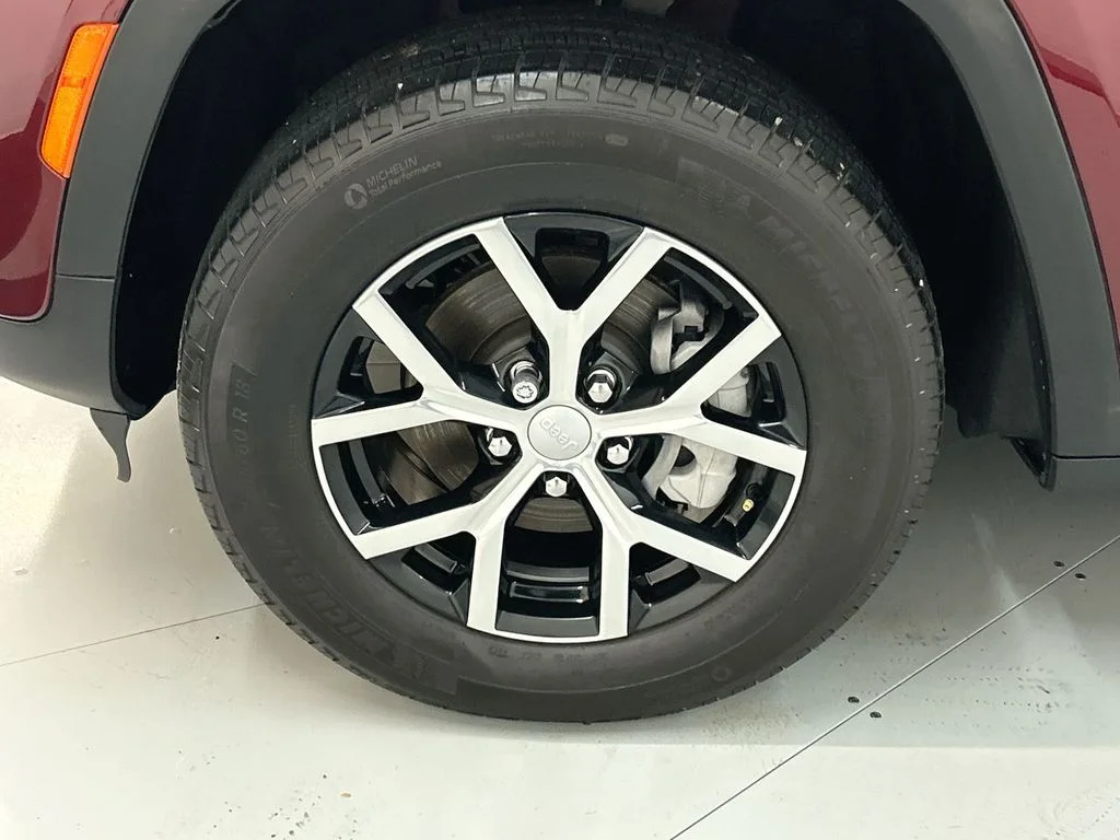 Used 2025 Velvet Jeep Limited image 10