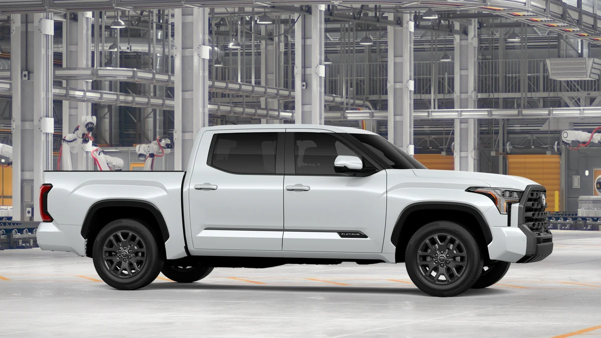 New 2026 Wind Chill Pearl Toyota Platinum image 13