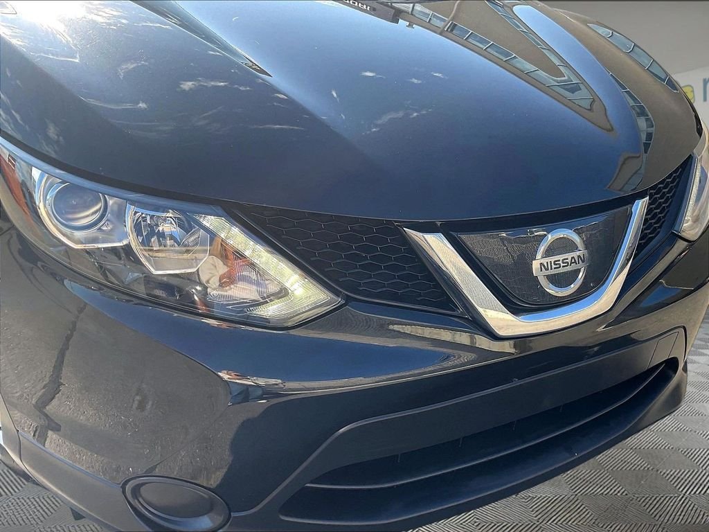Used 2019 Black Nissan S image 30