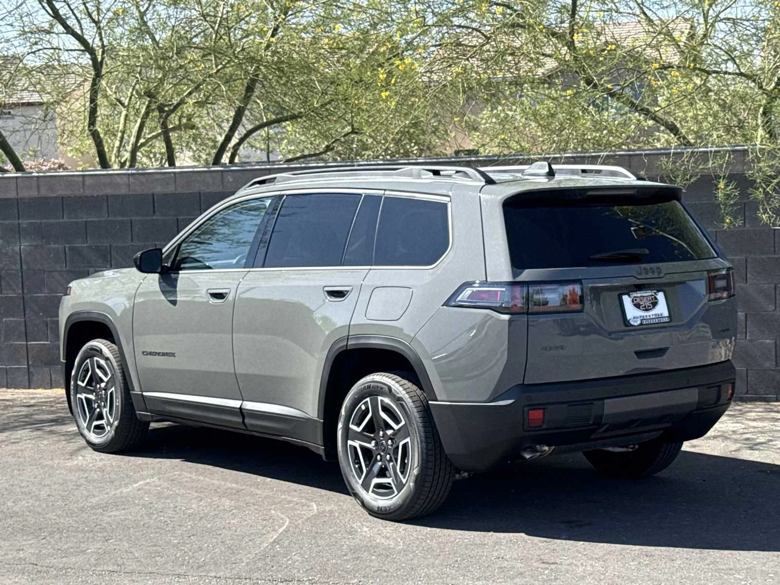 New 2026 Sting-Gray Clear-Coat Exterior Paint Jeep Laredo image 6