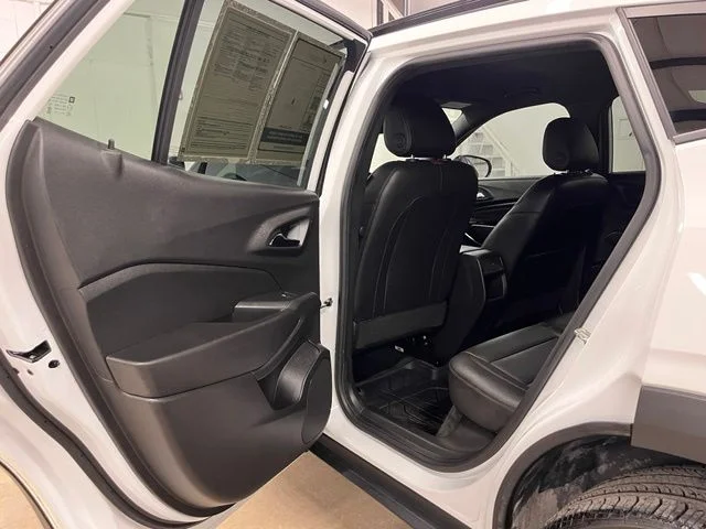 Used 2025 White Chevrolet 2RS image 19