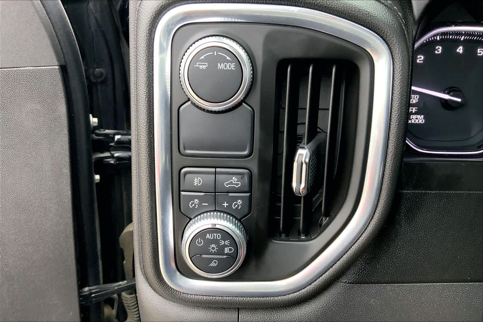 Used 2020 Onyx Black GMC SLT image 33