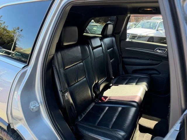 Used 2015 Silver Jeep Limited image 12