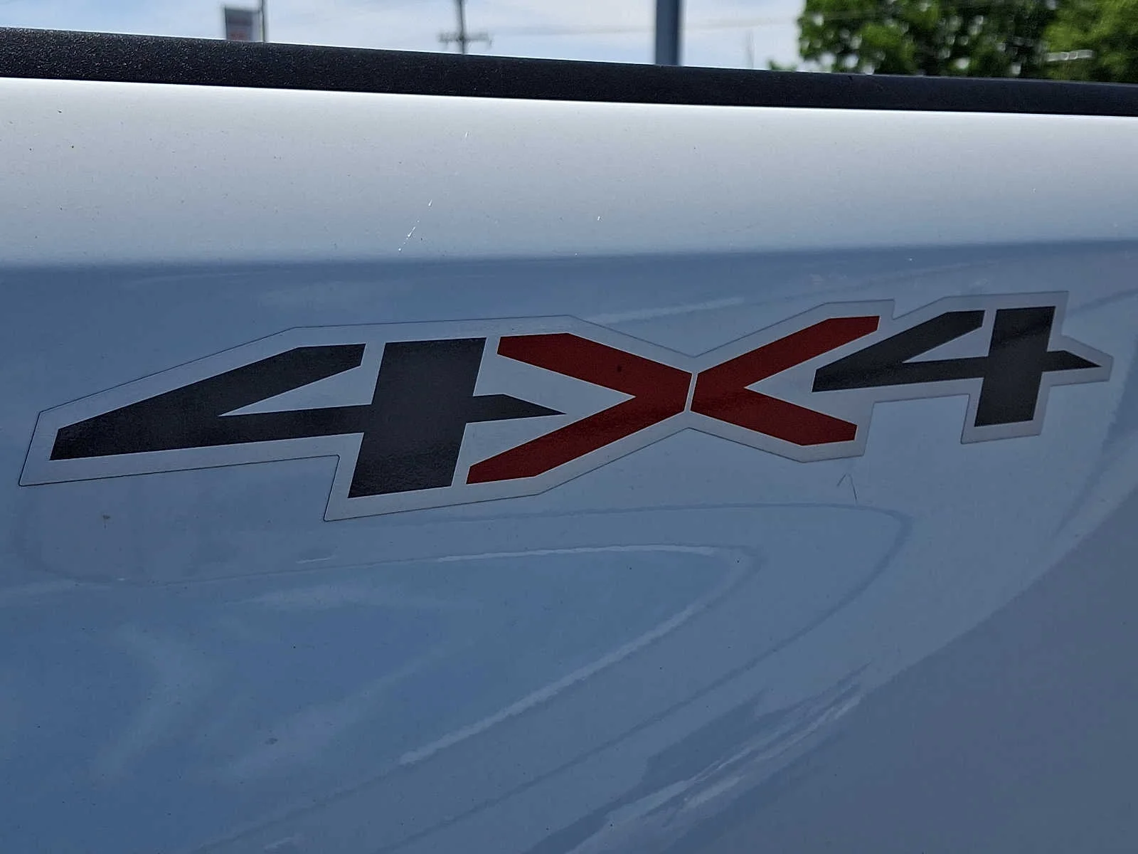 Used 2025 Summit White Chevrolet LT image 30