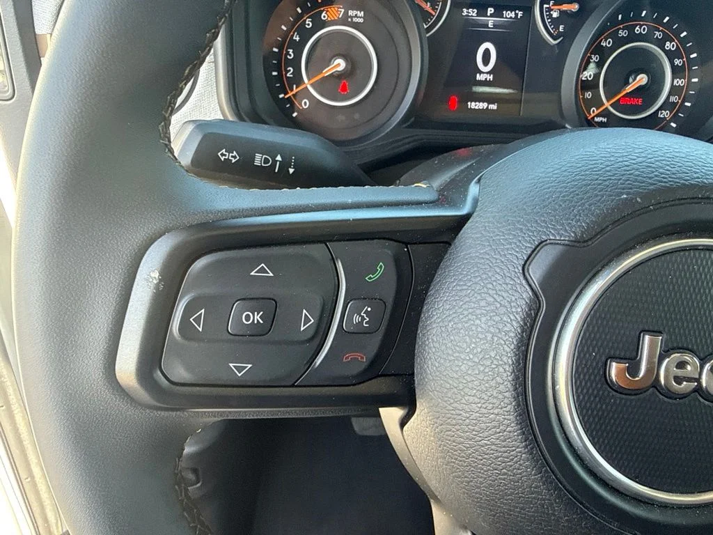 Used 2025 White Jeep Sport S image 14